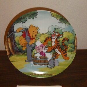 Disney Winnie The Pooh Troubles with Bubbles Collectible Plate